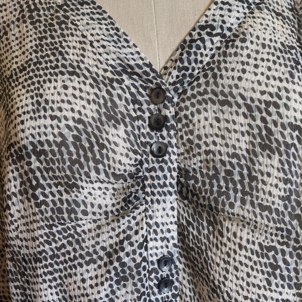 Jones New York Snake Pattern Button Up Size 16w - image 3